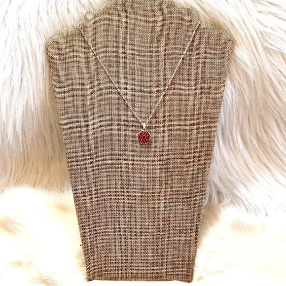 VINtage Avon NRT Pendant Necklace Red Rhinestone Round Silver Tone Metal 13302 - Picture 1 of 9